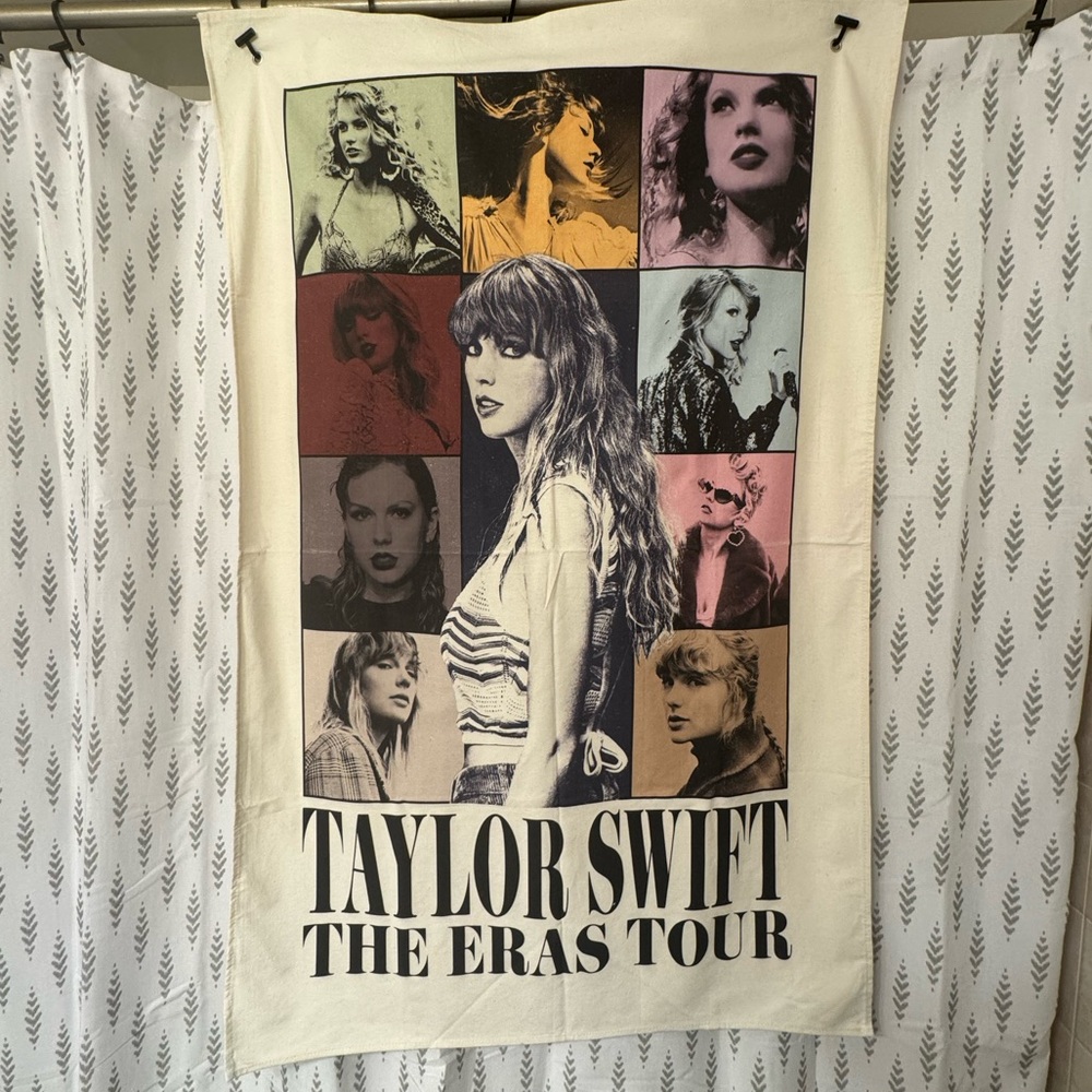 🫶🏼💕 Authentic Taylor Swift The Eras Tour Tapestry